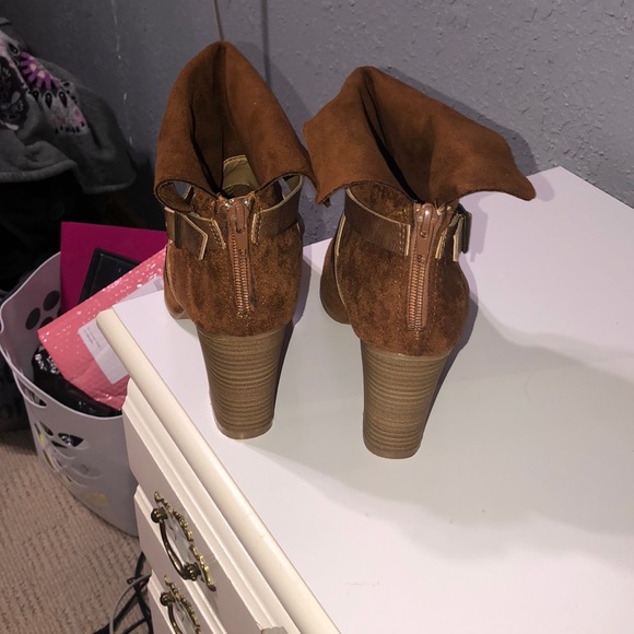 Shoes - Picture 3 of 3